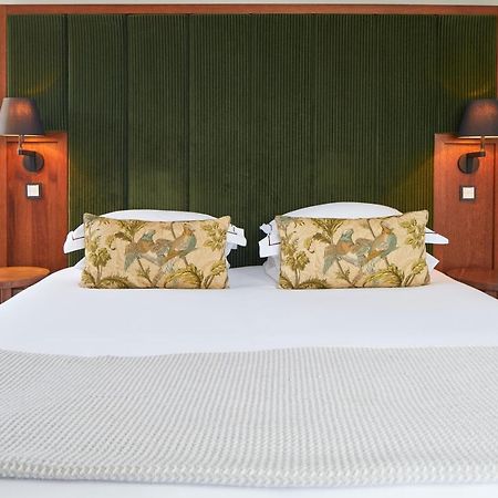 Aparthotel Cheval The Edinburgh Grand Exteriér fotografie A bed with a mattress