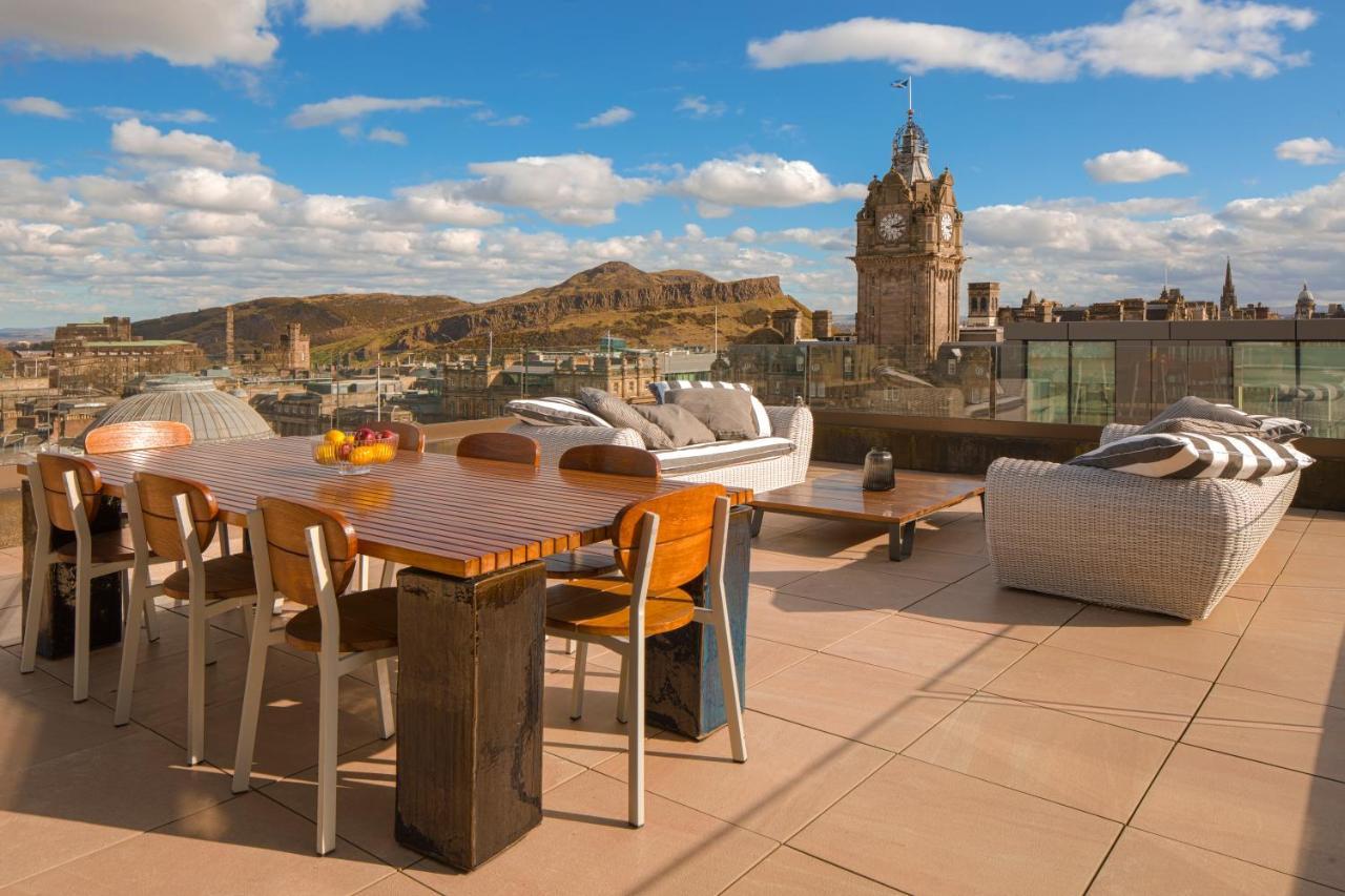 Aparthotel Cheval The Edinburgh Grand Exteriér fotografie The rooftop terrace at the Edinburgh Marriott Hotel