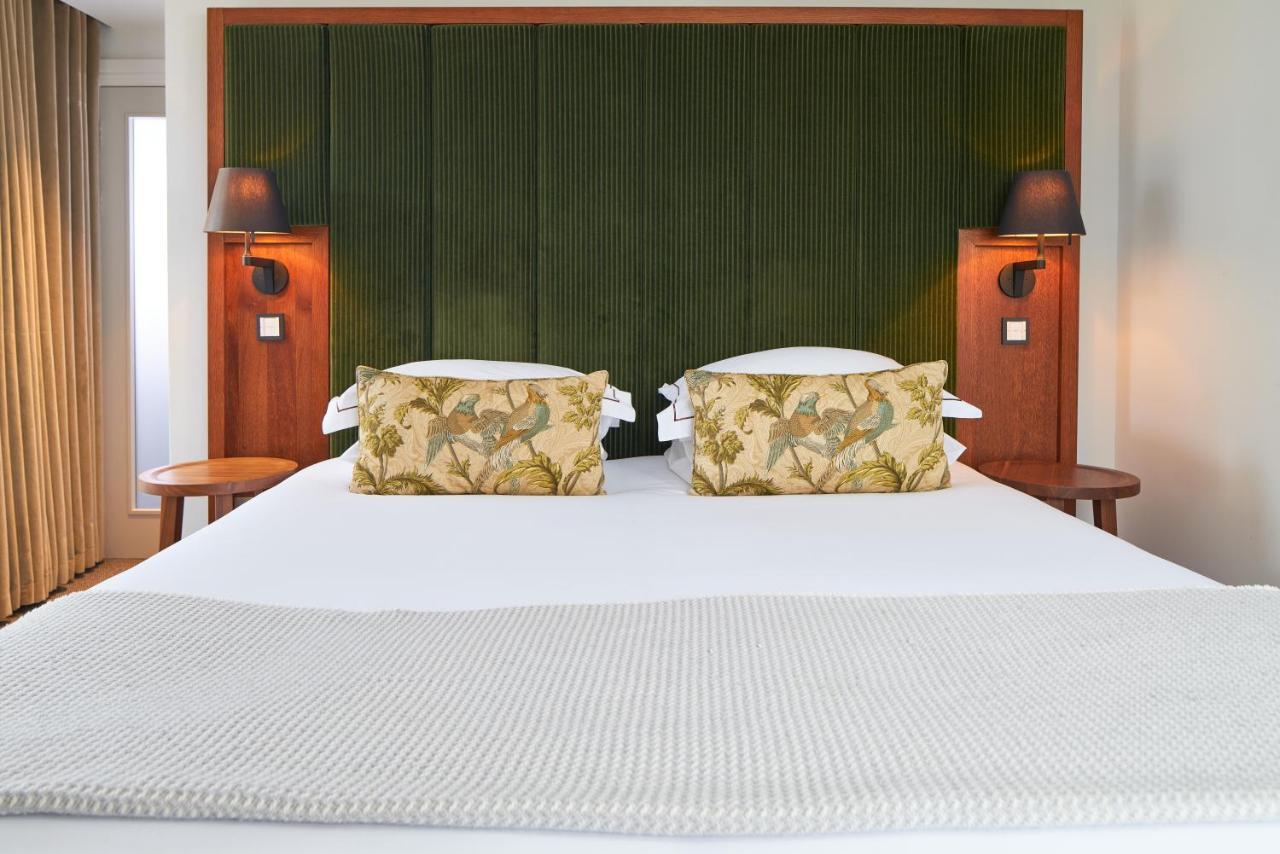 Aparthotel Cheval The Edinburgh Grand Exteriér fotografie A bed with a mattress