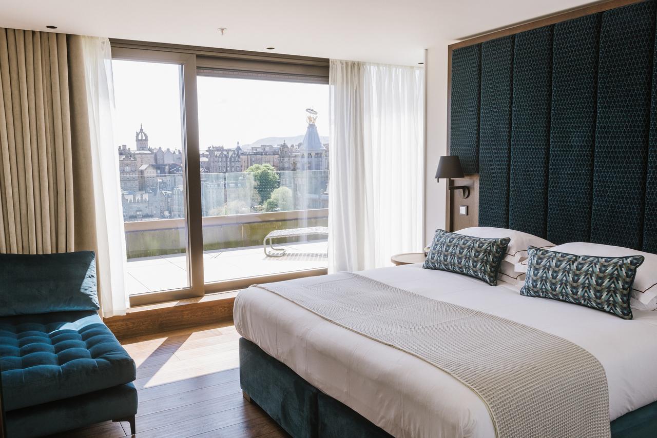 Aparthotel Cheval The Edinburgh Grand Exteriér fotografie A bedroom at the hotel
