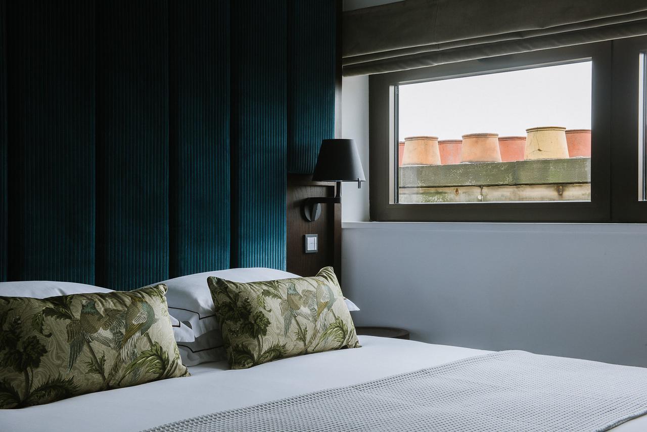 Aparthotel Cheval The Edinburgh Grand Exteriér fotografie A bedroom at the hotel
