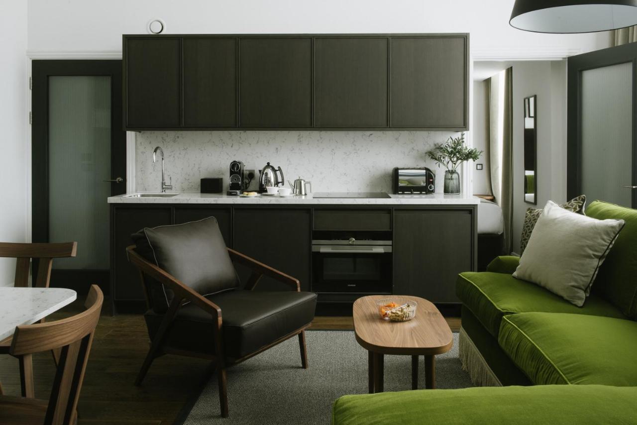 Aparthotel Cheval The Edinburgh Grand Exteriér fotografie A kitchen in a serviced apartment in London