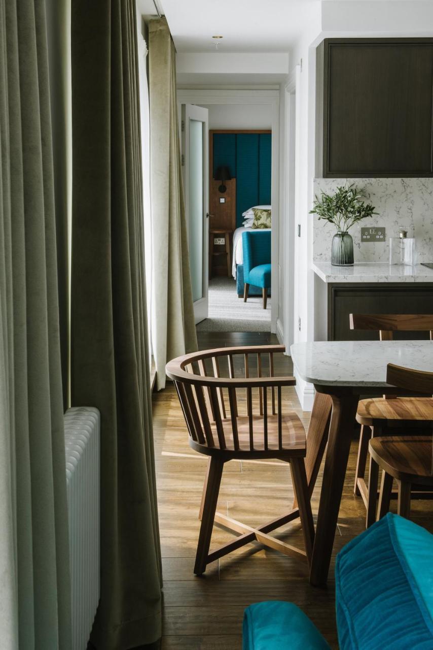 Aparthotel Cheval The Edinburgh Grand Exteriér fotografie Interior of a suite at The Ivy Collection